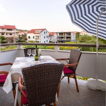 Ivan I Ruza 아파트 로파르