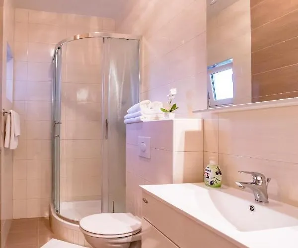 Ivan I Ruza Апартаменты Лопар