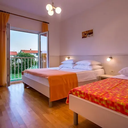 Ivan I Ruza لوبار